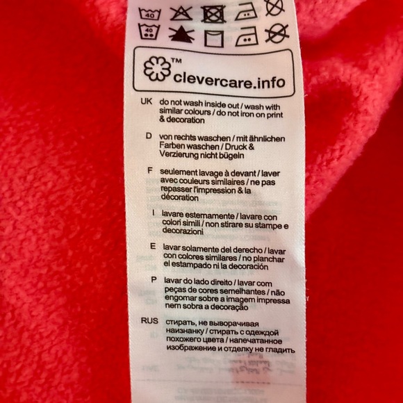 Graphic Lips French Terry Top - Picture 6 of 6